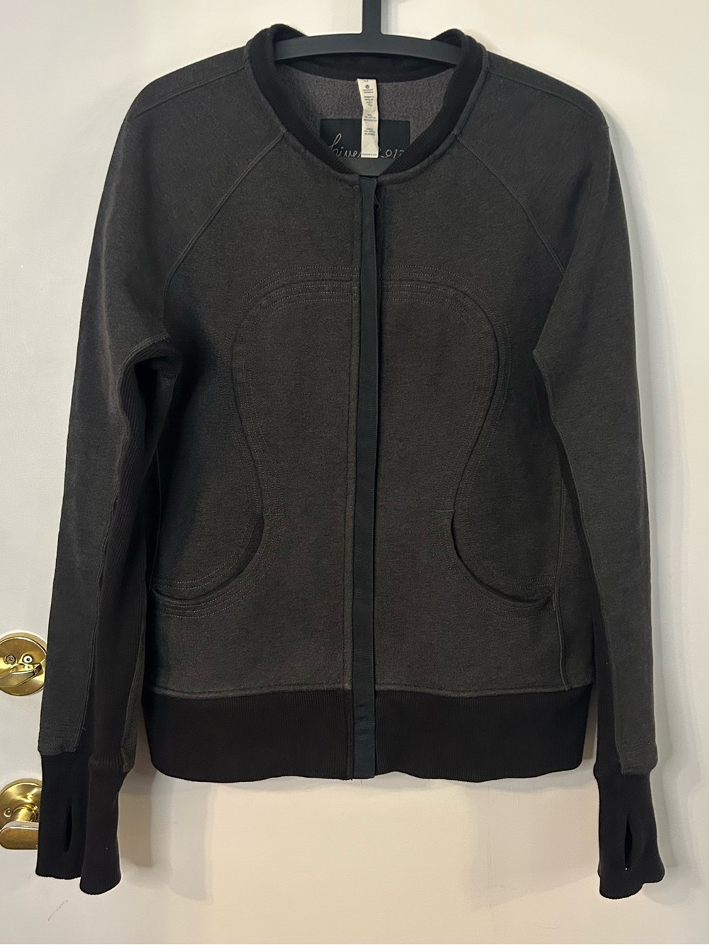 lululemon athletica Limited Edition Hiver 2013 Dark Gray/Black Zip Jacket 12